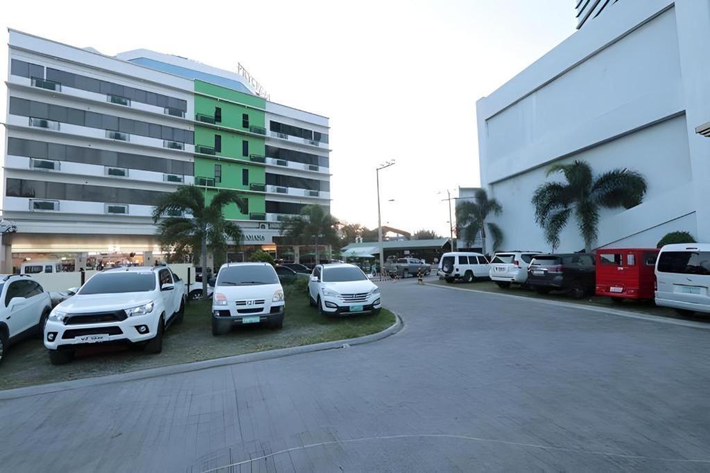 D' Leonor Hotel Davao Stadt Exterior foto