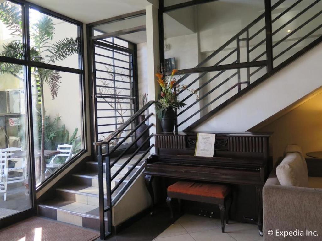 D' Leonor Hotel Davao Stadt Exterior foto