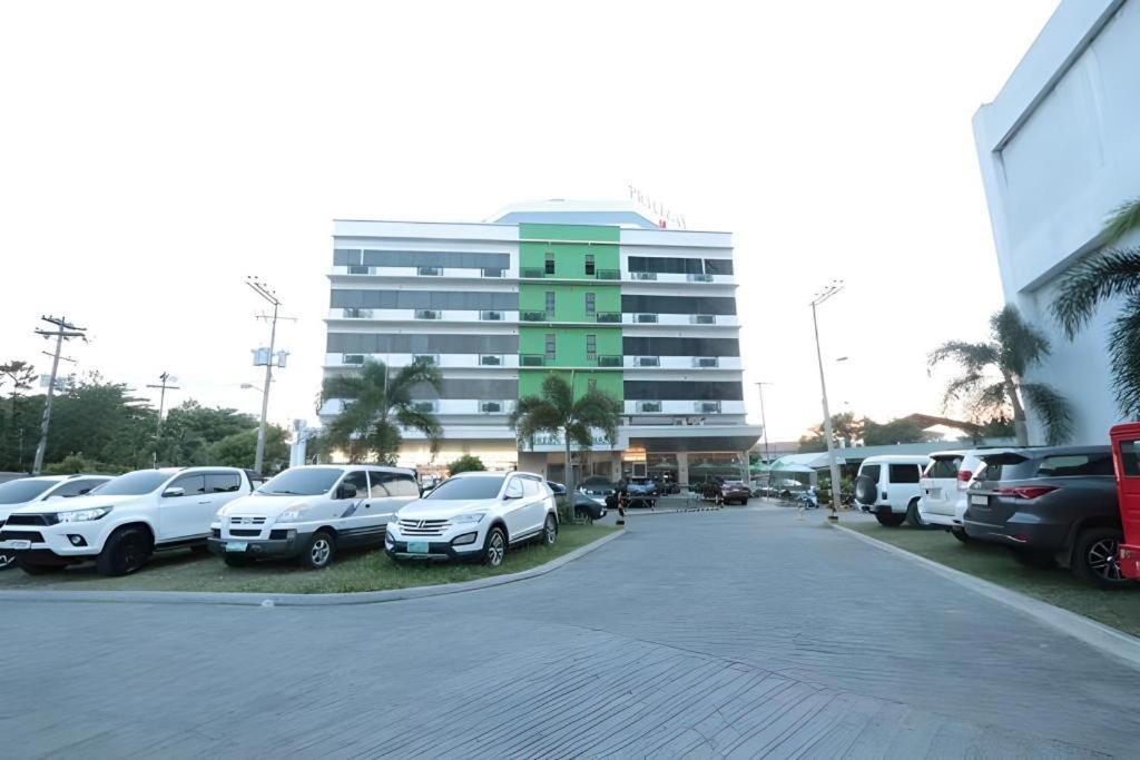 D' Leonor Hotel Davao Stadt Exterior foto